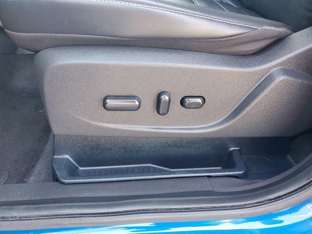 Photo of 2017 Lightning Blue Metallic Ford Escape