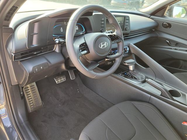 Photo of 2025 Ecotronic Gray Hyundai ELANTRA