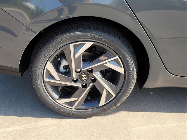 Photo of 2025 Ecotronic Gray Hyundai ELANTRA
