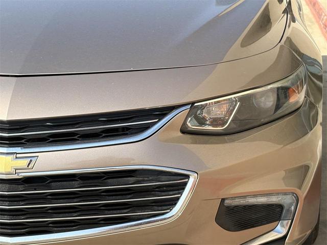 Photo of 2018 Sandy Ridge Metallic Chevrolet Malibu