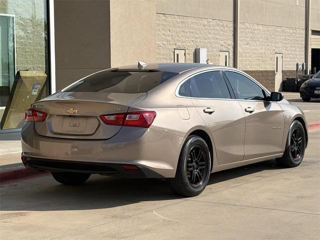 Photo of 2018 Sandy Ridge Metallic Chevrolet Malibu