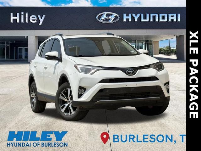 Photo of 2018 Super White Toyota RAV4