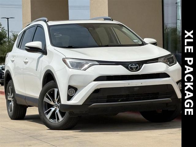 Photo of 2018 Super White Toyota RAV4