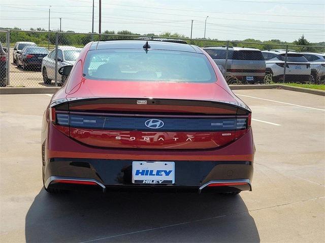 Photo of 2025 Ultimate red Hyundai SONATA Hybrid