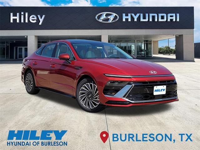 Photo of 2025 Ultimate red Hyundai SONATA Hybrid