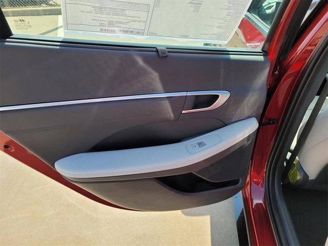 Photo of 2025 Ultimate red Hyundai SONATA Hybrid