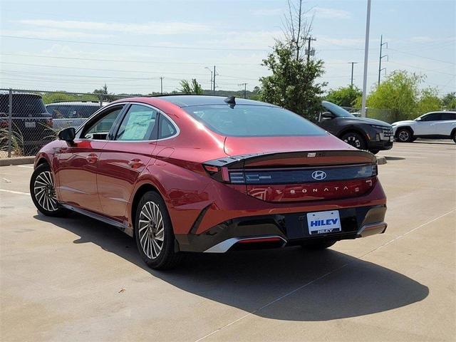 Photo of 2025 Ultimate red Hyundai SONATA Hybrid