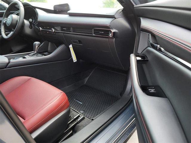 Photo of 2025 Polymetal Gray Metallic Mazda Mazda3