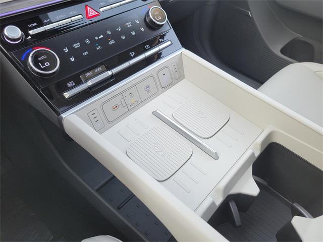 Photo of 2025 Shimmering Silver Hyundai SANTA FE HEV