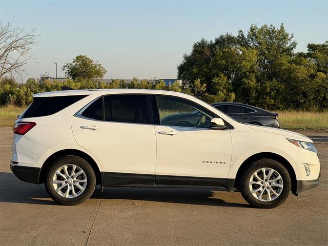 Photo of 2018 Summit White Chevrolet Equinox