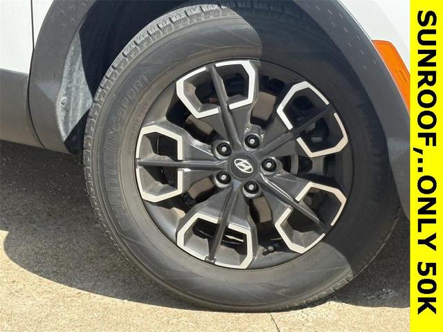 Photo of 2022 Ice White Hyundai SANTA CRUZ