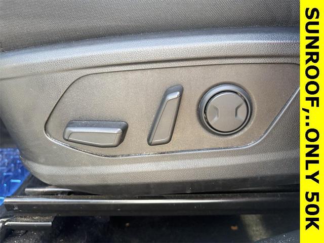 Photo of 2022 Ice White Hyundai SANTA CRUZ