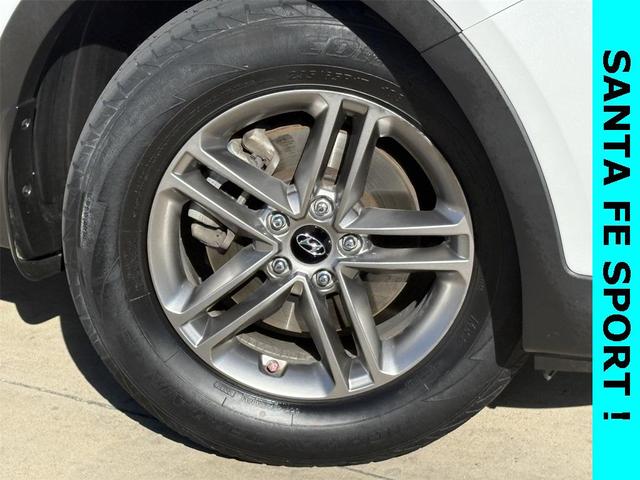 Photo of 2018 Pearl White Hyundai Santa Fe Sport