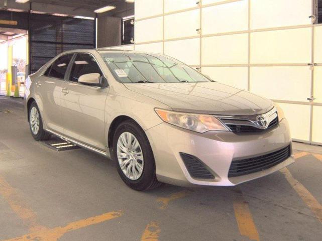 Photo of 2014 Creme Brulee Mica Toyota Camry