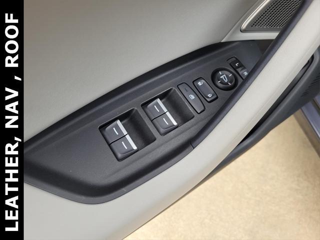 Photo of 2022 sparkle silver met Acura TLX
