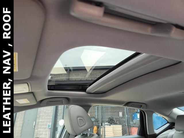 Photo of 2022 sparkle silver met Acura TLX