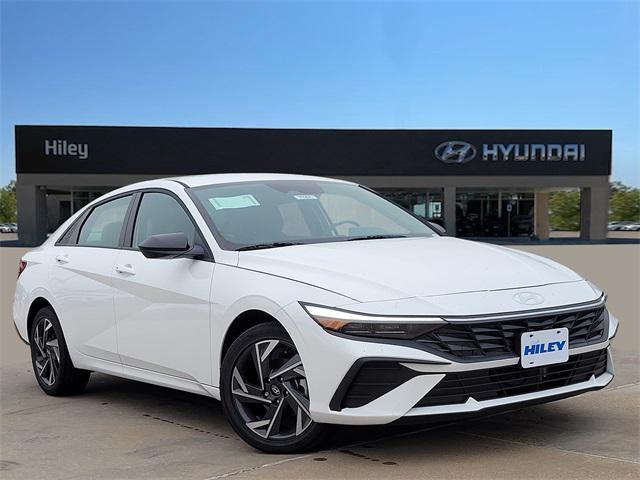 Photo of 2025 Serenity White Hyundai ELANTRA