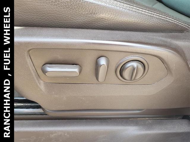 Photo of 2020 White Frost Tricoat GMC Sierra 3500