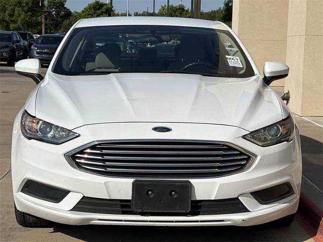 Photo of 2018 Oxford White Ford Fusion Hybrid
