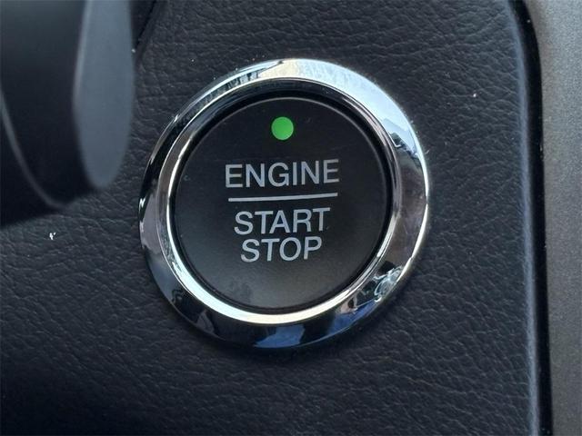 Photo of 2018 Oxford White Ford Fusion Hybrid