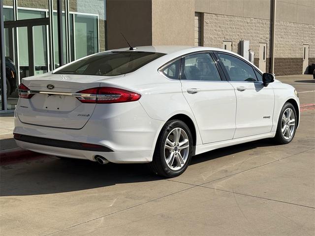 Photo of 2018 Oxford White Ford Fusion Hybrid