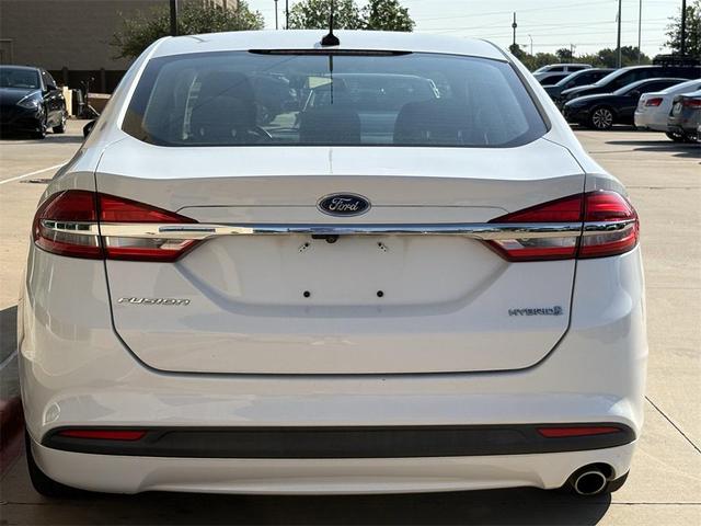 Photo of 2018 Oxford White Ford Fusion Hybrid