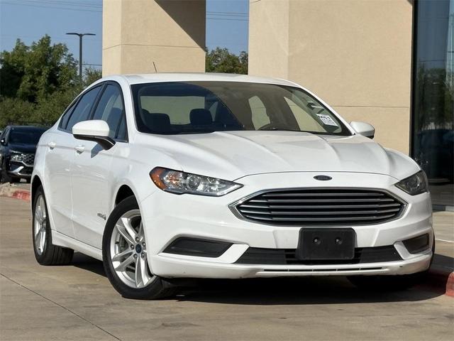 Photo of 2018 Oxford White Ford Fusion Hybrid