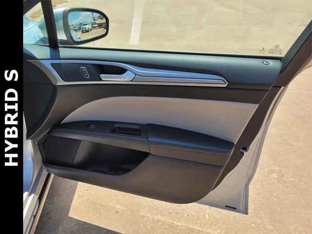 Photo of 2018 Ingot Silver Ford Fusion Hybrid