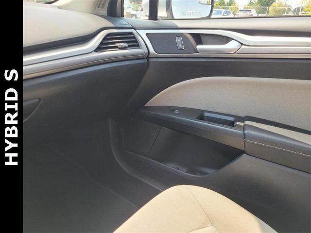 Photo of 2018 Ingot Silver Ford Fusion Hybrid