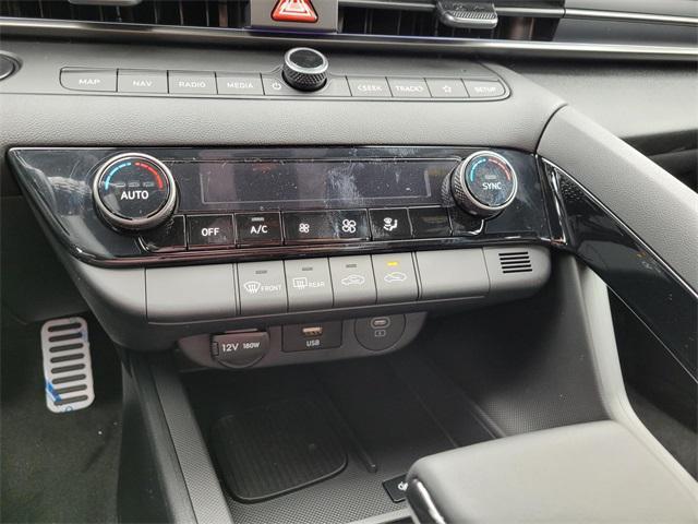 Photo of 2025 Serenity White Hyundai ELANTRA