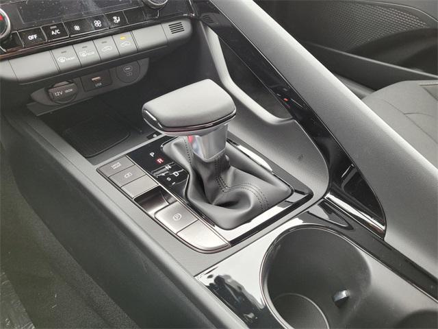 Photo of 2025 Serenity White Hyundai ELANTRA
