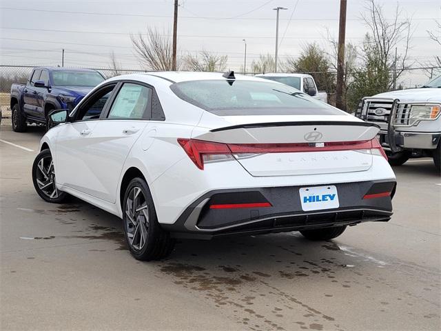 Photo of 2025 Serenity White Hyundai ELANTRA