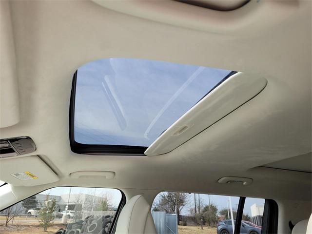 Photo of 2025 Serenity White Hyundai SANTA FE HEV
