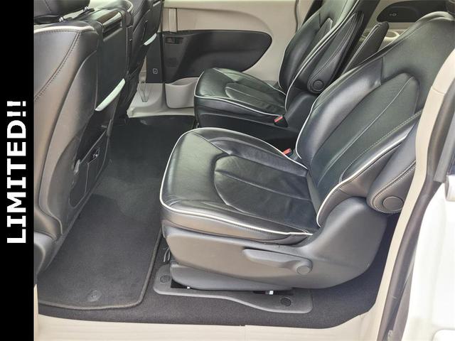 Photo of 2022 Bright White Clearcoat Chrysler Pacifica Hybrid