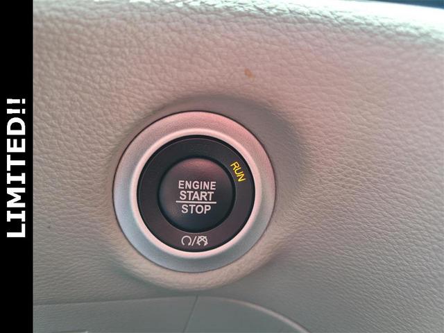 Photo of 2022 Bright White Clearcoat Chrysler Pacifica Hybrid