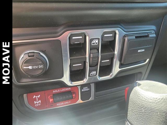 Photo of 2022 Bright White Clearcoat Jeep Gladiator