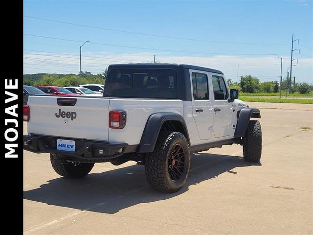 Photo of 2022 Bright White Clearcoat Jeep Gladiator
