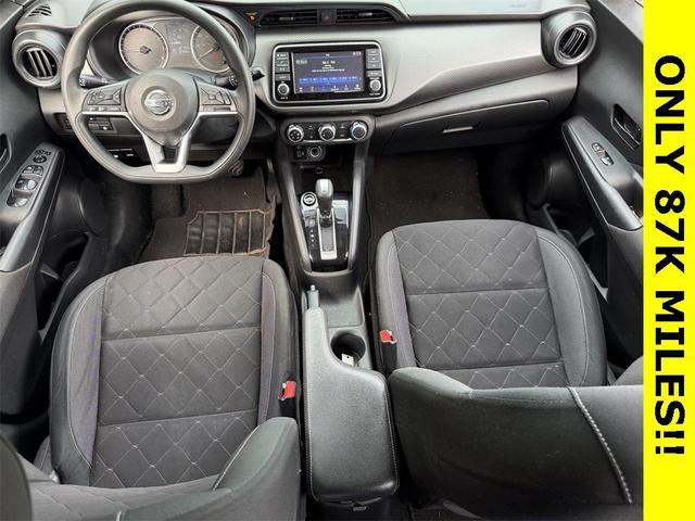 Photo of 2020 Super Black Nissan Kicks