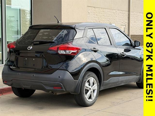 Photo of 2020 Super Black Nissan Kicks