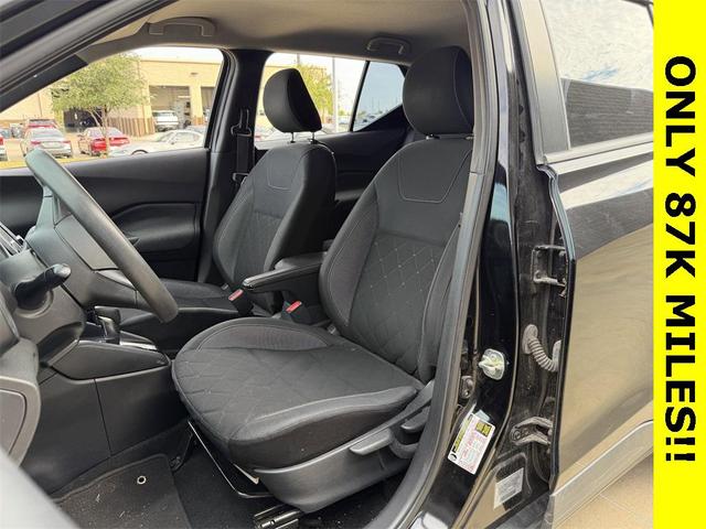 Photo of 2020 Super Black Nissan Kicks
