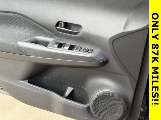 Photo of 2020 Super Black Nissan Kicks