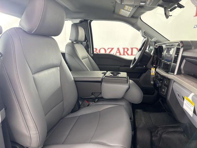 Photo of 2026 Oxford White Ford F-250