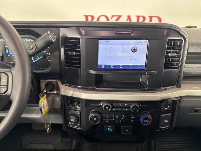 Photo of 2026 Oxford White Ford F-250