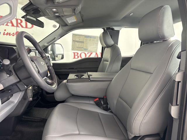Photo of 2026 Oxford White Ford F-250