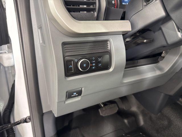 Photo of 2026 Oxford White Ford F-250