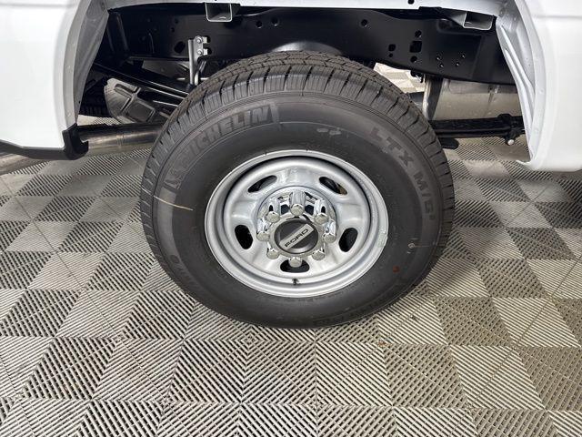 Photo of 2026 Oxford White Ford F-250