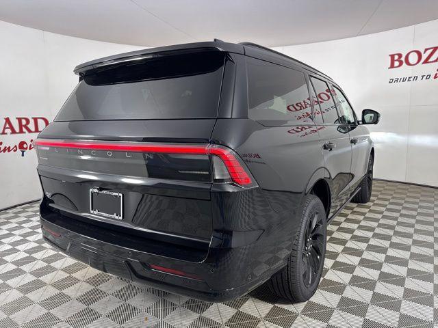 Photo of 2025 Infinite Black Metallic Clearcoat Lincoln Navigator