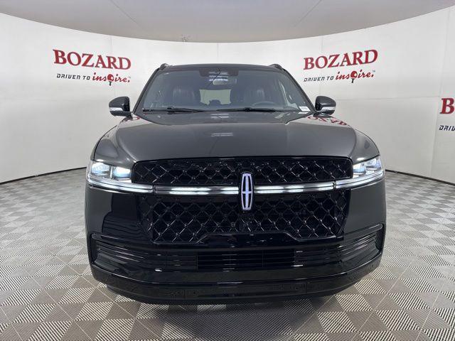 Photo of 2025 Infinite Black Metallic Clearcoat Lincoln Navigator