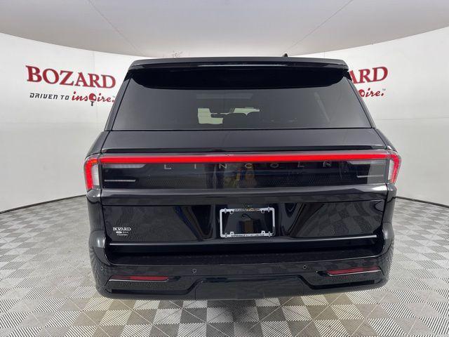 Photo of 2025 Infinite Black Metallic Clearcoat Lincoln Navigator