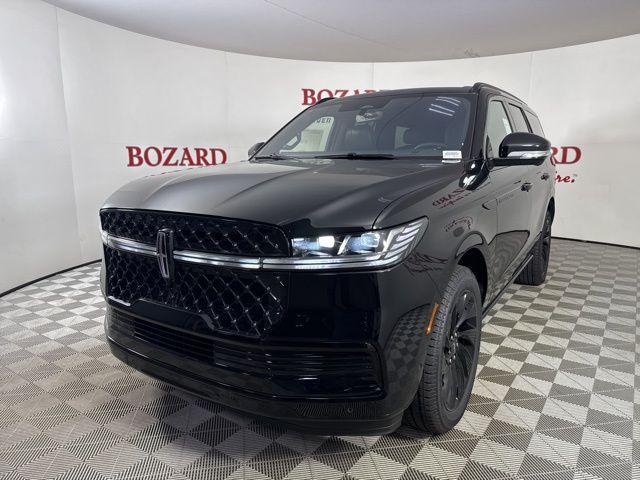 Photo of 2025 Infinite Black Metallic Clearcoat Lincoln Navigator